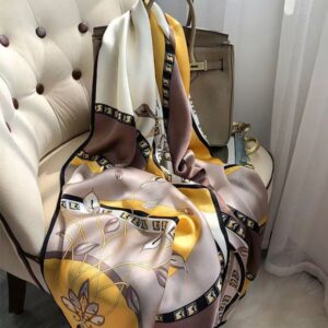 High-quality Silk light and light style scarves ladies can be used in spring and autumn, winter and autumn styles of foreign fashion shawls scarves