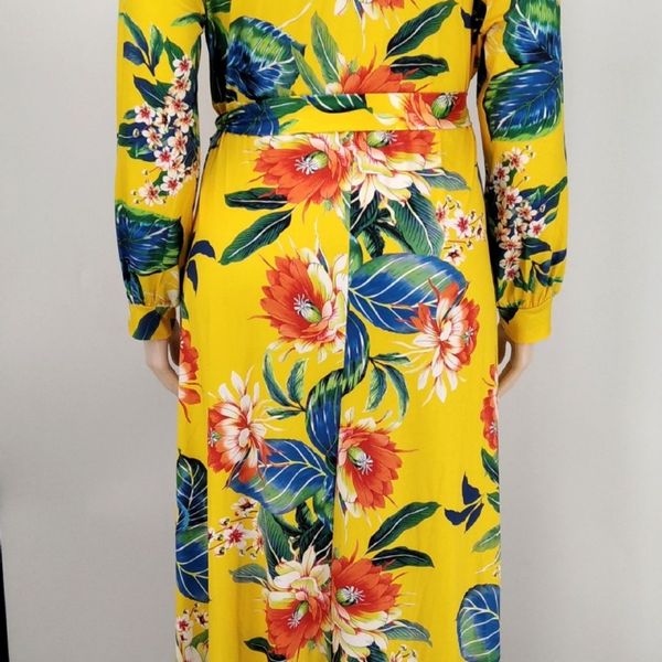 029-A high-end dress in flower yellow