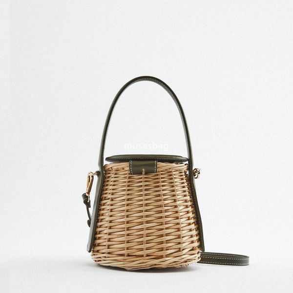 New high-end fashion woven bucket bag leisure beach shoulder bag outdoor carrying crossbody bag special bag