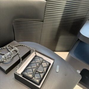 Compact diamond grid bag with two convenient and stylish small bags –CN8064