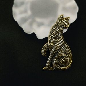 Medieval brand brooch Couple style for women and men Fashion jewelry accessory – Designed with letter pearls and crystals – Back has a steel stamp mark