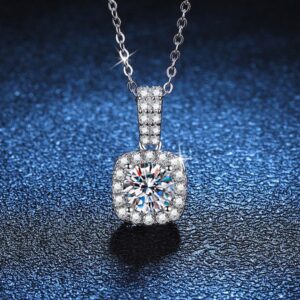 Elegantly Crafted Woman's S925 Moissanite Earring Set With Premium Quality Diamond-Like Facets