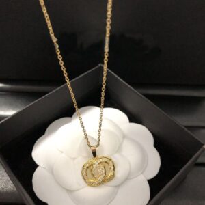 Designer Letter Necklace Brand Pendant 18K Gold Plated Stainless Steel Necklace Choker Chain Womens Wedding Luxury Jewelry Gift