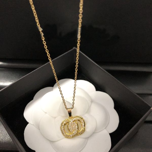 Designer Letter Necklace Brand Pendant 18K Gold Plated Stainless Steel Necklace Choker Chain Womens Wedding Luxury Jewelry Gift