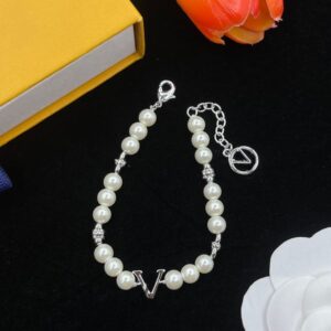 Designer Bracelet Luxury Pearl Bracelet Birthday Bracelet High Quality Womens Letter Bangle chain Party Wedding Jeweley Gift
