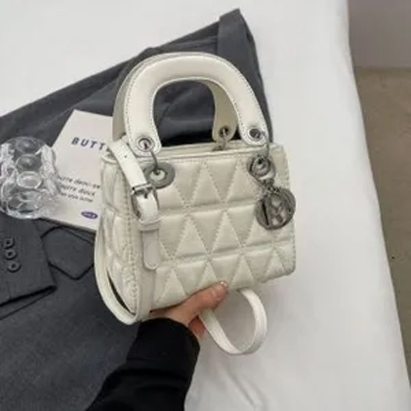 Designer Bag Luxury Bag Canvas Women's Handbag Simple Black Mini Diamond Travel Daily Large Capacity Women's Shoulder Bag Practical for Commuting