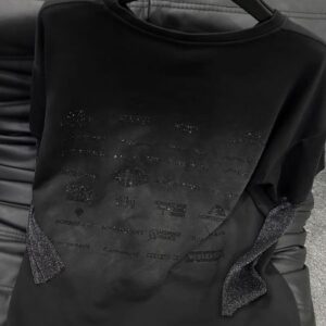 Elegant Large-Sized Womens Tunic Top Featuring Sparkling Embroidery and Lace Detailing – Perfect for Seasons Transition