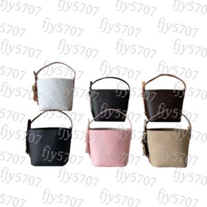 Elegant Lambskin Designer Bag with Adjustable Straps – Luxury Leather Shoulder Bag designer bag