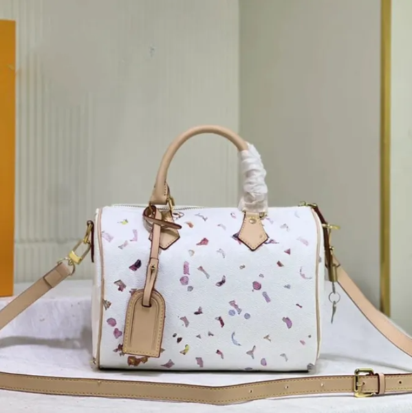 Ladies' Shoulder Bag Large Capacity Fashionable Tote Bag Designer Luxury Handbag Retro Printed Bucket Bag