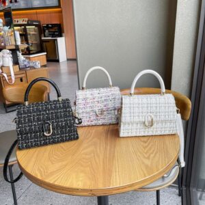 Shoulder Bags Designer: Chic Small Square Bag with Premium Texture – Fashionable One-Shoulder Baguette Women, Ideal for 2025 Trends