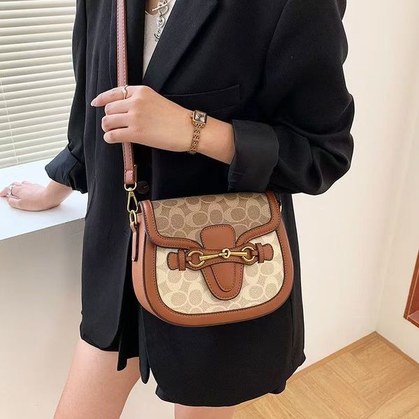 2025 New designer bag Fashion popular printed single shoulder crossbody bag premium texture for women 000