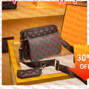 2023 Handbags Men Leather TRIO Messenger Bags Luxury Shoulder Bag Make up Bags Designer Handbag Luxurys designers Mens Shoulder Bags 003