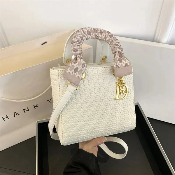 Designer bag Shoulder Bag Luxury Bag Crossbody Purse Designer 2025 Shell Bag Women Designer New Fashion Commuter Print Shoulder Crossbody Bag Denim Black3