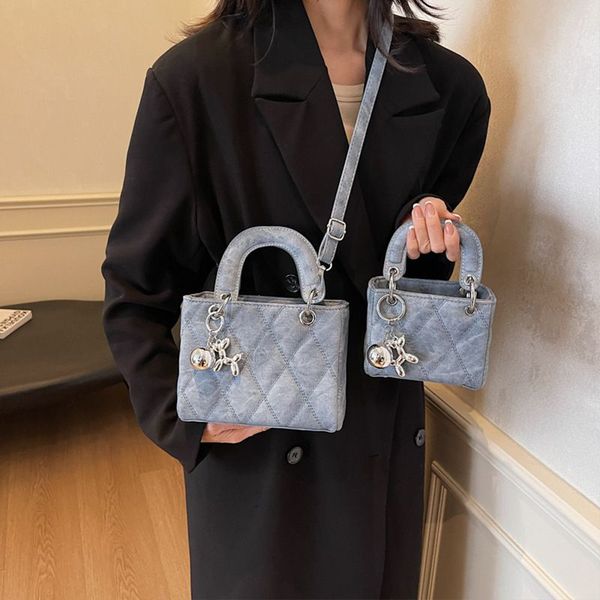 2025 Bestseller Designer Quilted Lady-Style Handbag - Luxury Top Handle Shoulder Crossbody Bag for Women888