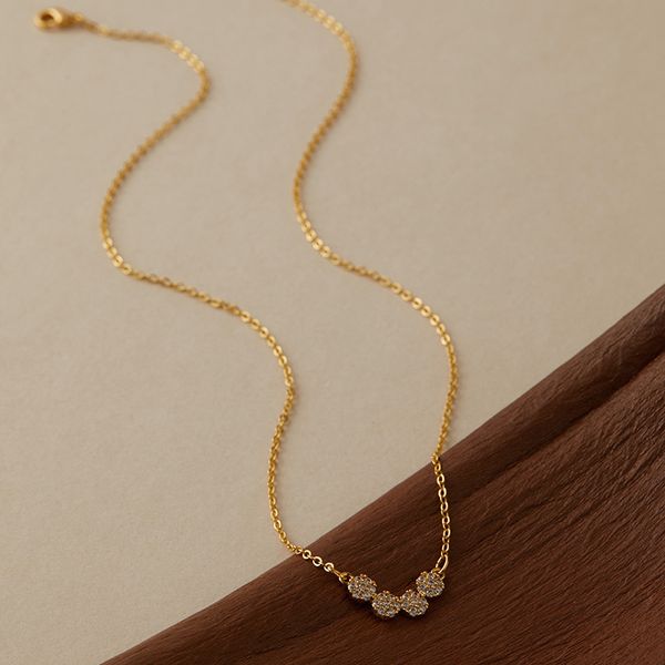 Light luxury zircon versatile fashion necklace for women's business white-collar commuting daily style weekend dating collarbone chain