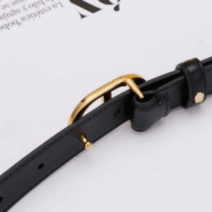 Women's belt fashionable and simple, versatile, decorative belt for women, in the style of Instagram, made of genuine leather, paired with denim pants, black color.