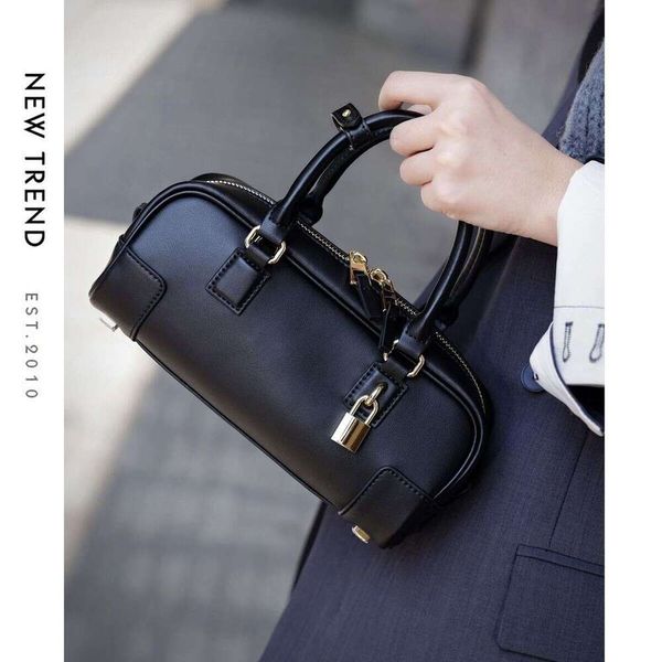 First layer cowhide women's 2025 new Boston bowling horizontal high-end feel single hand-held small shoulder bag