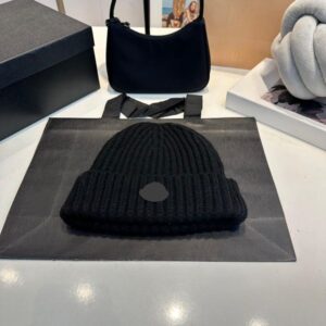 Designer Knitted Casual Hat Mens and Women Knitted Hat Winter Hat Outdoor Warm Knitted Hat Winter 5 Colors to Choose from