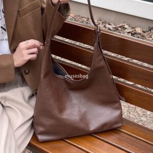 Large capacity bag for women autumn and winter new minimalist soft leather single shoulder underarm bag retro commuting crossbody mother bag