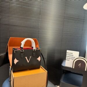 Designer Shoulder Bags Tote bag with classic 3D printing for daily wear and commuting Cross Body