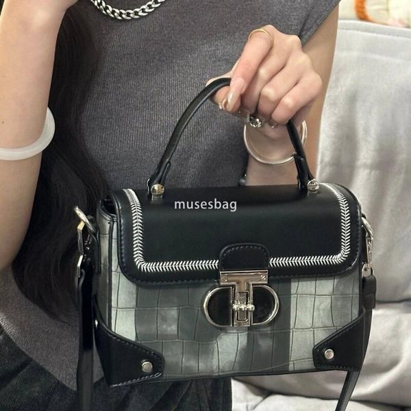 High end and fashionable small fragrant wind ice blue shoulder bag new fashionable and stylish small square bag commuting crossbody bag
