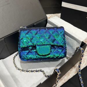 Seven Colors Designer Stylish Shiny Shoulder Bag Sequins Decoration Handbag Gold Hardware Buckle Matelasse Chain Crossbody Clutch Makeup Wallet Sacoche 18cm