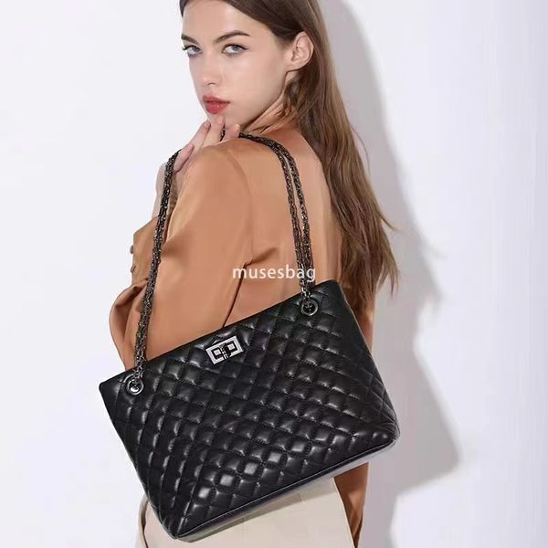 Designer's Women's Bag Retro Lingge Chain Tote Bag Large Capacity Casual Business High Quality Single Shoulder Crossbody Bag Women's Classic Luxury Bag