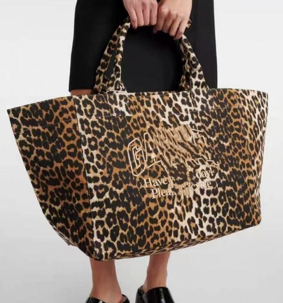 2025 leopard designer bag igner Bag shoulder Woven Shopping Designer bag Large Capacity Tote Summer Beach bags Fashion Bags Backpack Style