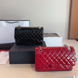 Cf Shiny Patent Leather Womens Shoulder Bag Leather Flap Flap Seam Silver Hardware Metal Turn Lock Matelasse Chain Hand Crossbody Bag Shopping Bag Dinner Bag 26cm