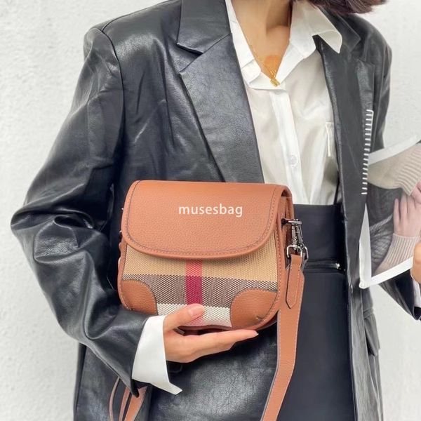 European and American retro niche design Japanese and Korean retro small round bag new leather one shoulder handmade versatile exquisite crossbody bag