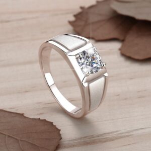 Timeless Design Statement Piece A Versatile Crown Jewellery Accessory Crafted from Durable Stainless Steel Alloys