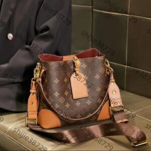 Mens Luxurys M45985 Shoulder diane bag designer Genuine Leather tote handbags Flip embossed messenger bag M46386 Womens purse clutch crossbody beach baguette bags