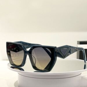 Hot new Womens Designer Sunglasses Enamel Craft Triangle Logo Womens retro brand Cat eye Sunglasses UV400 Protective Polarizing Lens 82WS with box