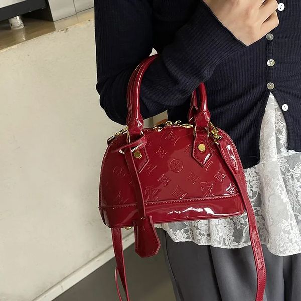 2025 Designer Bag Luxury Handbag Fashionable and Multifunctional Glossy High Quality Women's Shoulder Crossbody Bag Old Embossed Shell Bags
