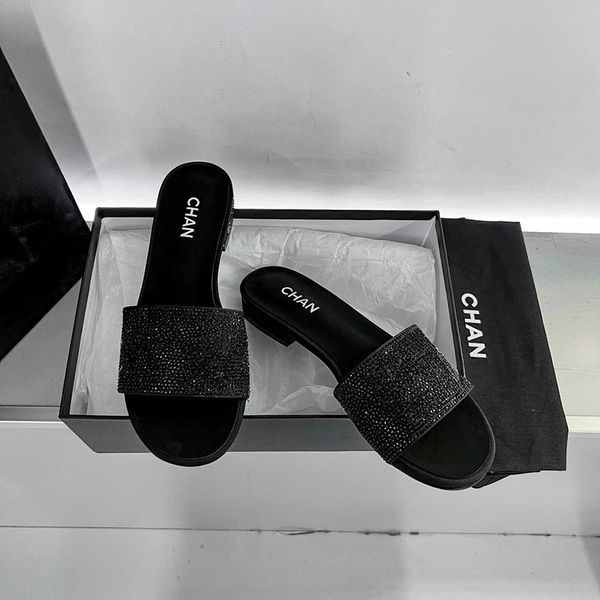 Slippers Women's Slippers New Fashion Women Slippers Rhinestone Flat Slides Bling Party Outside Beach Flip-flops Zapatos Mujer