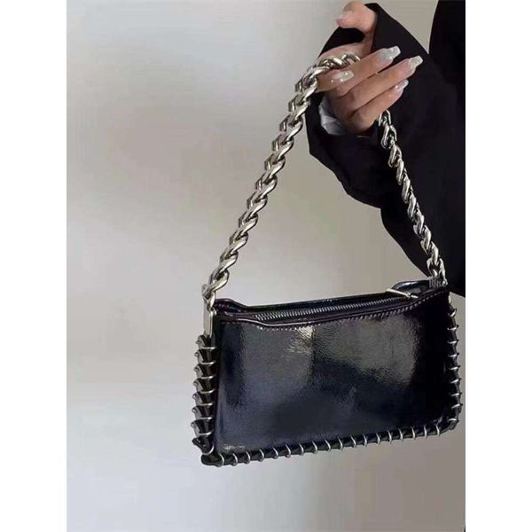 Niche fashion chain 2025 new high-end glossy small square casual armpit Tongqin crossbody bag