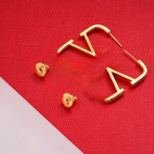Shiny Small Girl Boys Simple Designer Letter Heart Square Stud 18K Gold Silver Earrings Woman Man Jewelry Gift Daily Outfit