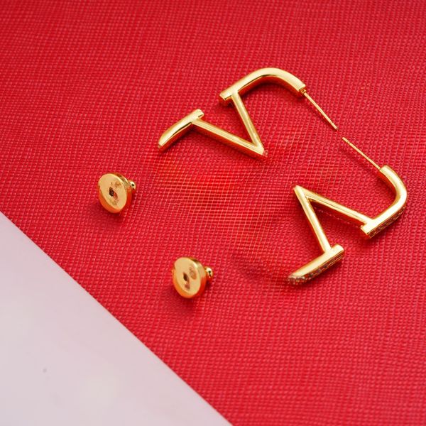 Shiny Small Girl Boys Simple Designer Letter Heart Square Stud 18K Gold Silver Earrings Woman Man Jewelry Gift Daily Outfit