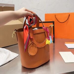 Designer Cowhide Bucket Bag Large Capacity Handbag Women's Luxury Single Shoulder Crossbody Bag