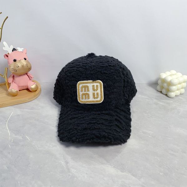 New High Quality Knitted Hat Versatile Insulated Windproof Coldproof Letter Skull Caps Serviceable Soild Beanies In 4 Colors Available