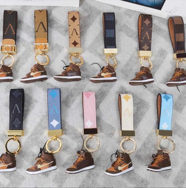 Bags zipper buckles Men Women Bag Pendant Accessories Fashion Key Buckle Car Keychain Handmade Leather Keychains 2 Color