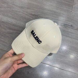 Designer Baseball cap women Embroidered Peaked hat For Men And Women Ball Caps With Letters For travelling caps man Hat With Torn Brim Hats sun casquette