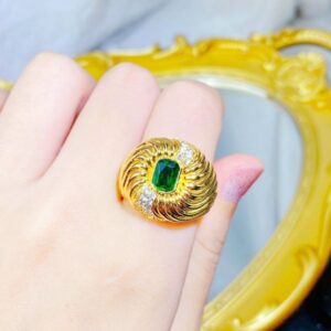 2025 Fashion French Retro Light Luxury Eco-friendly Brass Synthetic Emerald Band Court Style Texture Cold Style Ring For Women