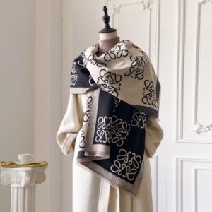 Retro design, niche patterned patchwork faux cashmere coat for women – stylish cape with fringed shawl accessory