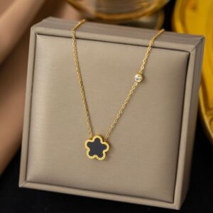 Elegant Design Five Leaf Clover Necklace Stainless Steel Wedding Jewelry for Women Gift