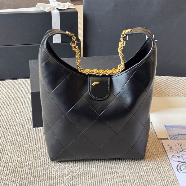 Ladies Stylish Large Capacity Shoulder Bag Tote Quilted Lambskin Leather Hobo Wide Strap Matelasse Chain Golden Hardware Travel Handbag with Coin Purse 35x30cm
