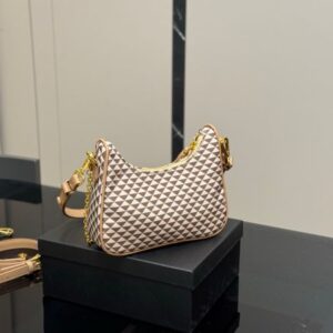 Designer handbag, designer bag, fashionable casual bag, fashion bag, celebrity same style bag Runway show bag Women's crossbody bag