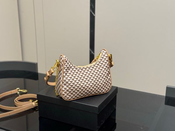 Designer handbag, designer bag, fashionable casual bag, fashion bag, celebrity same style bag Runway show bag Women's crossbody bag