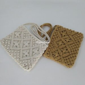 High quality women's designer beach bag niche style summer fresh tassel grass woven bag carrying and weaving crossbody stylish and versatile hand woven bag