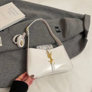 Spring and Summer New Style Senior Feeling Red Fashionable Contracted All Build Patent Leather Letter Underarm Shoulder Female Bag